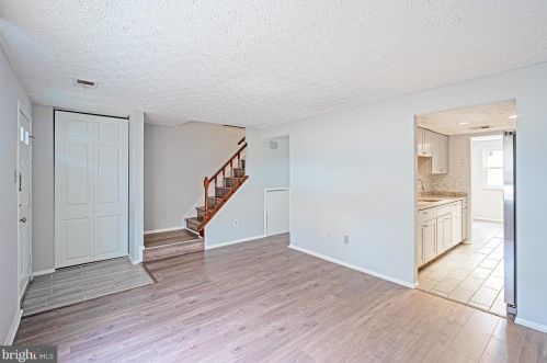 8336 Wind Fall Rd, Springfield VA  22153-3862 exterior