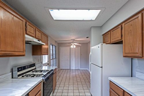 3313 Stone Bridge Dr, Lewisville TX  75028-2667 exterior