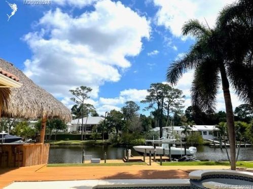 1081 Pine Tree Ln, Palm City, FL 34990-1944