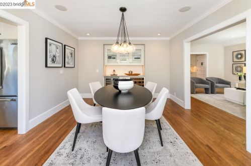 1418 Barrows Rd, Oakland, CA 94610-2535