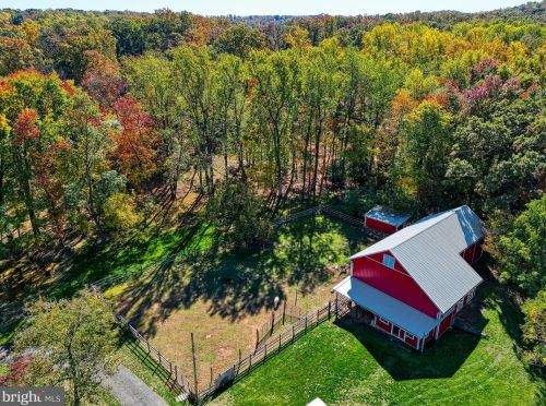 7455 Hillside Dr, Spring Grove PA  17362-8555 exterior