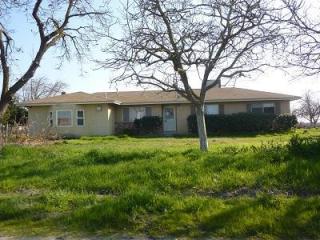 2513 Rose Ave, Fresno, CA 93725-9686