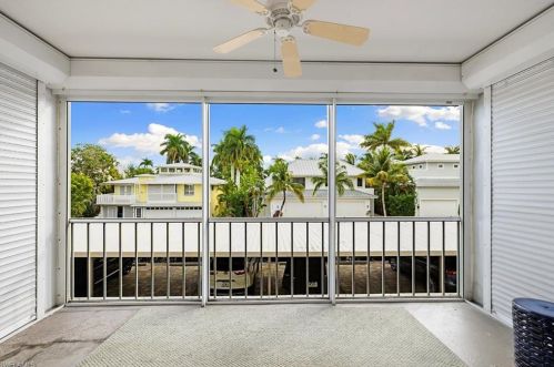 542 12th Ave, Naples, FL 34120-3368