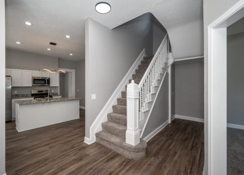 477 Crestline Ave, Cincinnati, OH 45205-2298