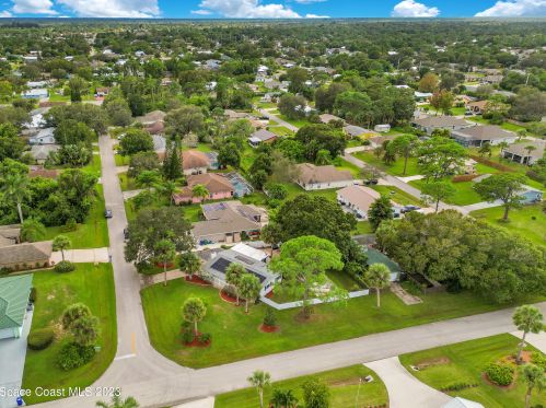 402 Ash St, Sebastian FL  32958-4308 exterior