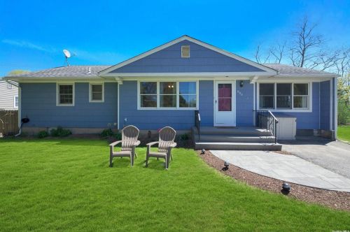 855 Grange Rd, Southold, NY 11971-4537