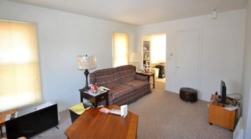 3876 Brust Ave, Milwaukee, WI 53207-4064