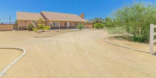 8508 Avenue, Lancaster, CA 93536-8786