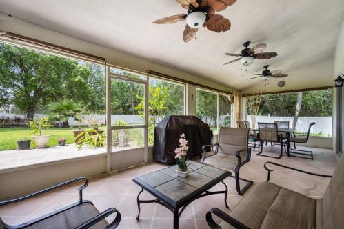 107 Hawthorne Cir, Fort Pierce FL 34953-3524 exterior