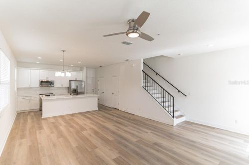 1405 Michigan St, Orlando FL 32806-4818 exterior