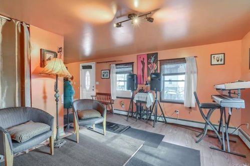 91 Center St, Highland Falls, NY 10928-1912