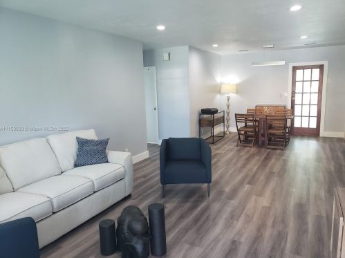 326 3rd Ter, Dania Beach FL  33004-4706 exterior