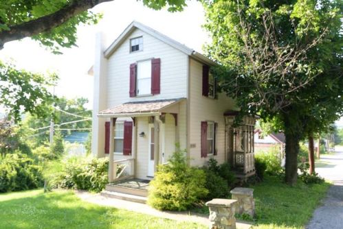 381 Hill St, Petersburg, PA 16669