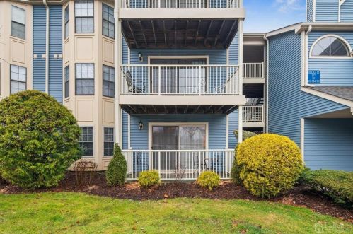306 Cozzens Ct, East Brunswick NJ  08816-1856 exterior