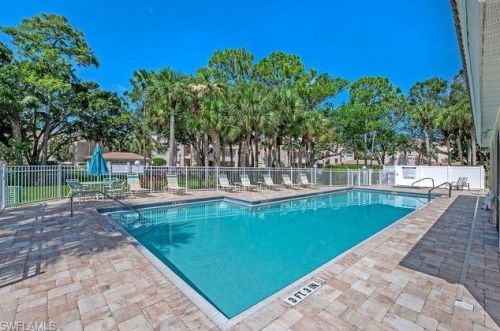 992 Woodshire Ln, Naples, FL 34105-7402