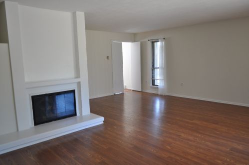 54 Great Meadow Ln, Farmington CT  06032-8006 exterior