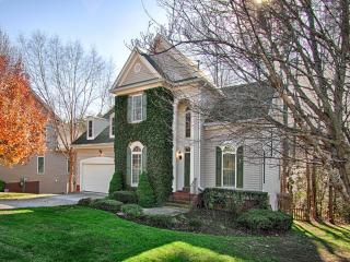 1054 Columbine Rd, Asheville, NC 28803-2398