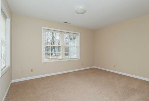 17 Windsor Ct, Poughkeepsie NY  12601-1116 exterior