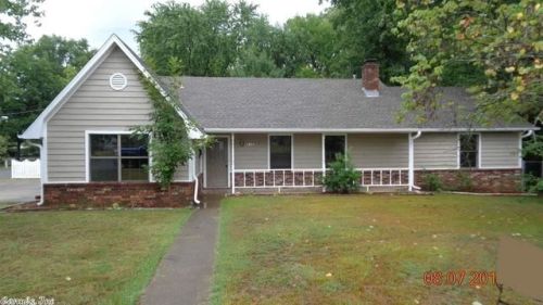 1272 Lincoln St, Conway, AR 72032-4268