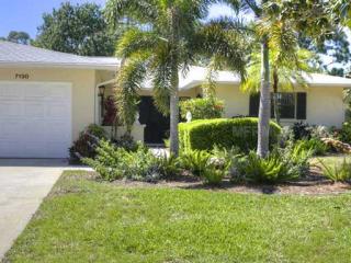 7130 Fairway Bend Cir, Sarasota, FL 34243-3603