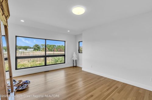 49 Cherokee Ln, Bricktown NJ  08724-4405 exterior