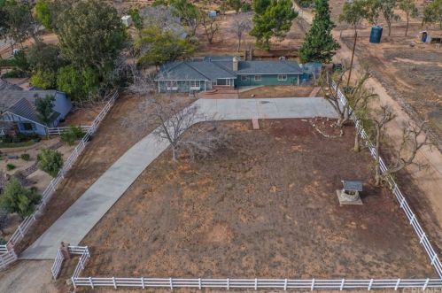34121 Castlehaven Rd, Santa Clarita, CA 91390-2834