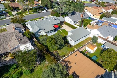 14950 Leadwell St, Van Nuys CA 91406-3030 exterior