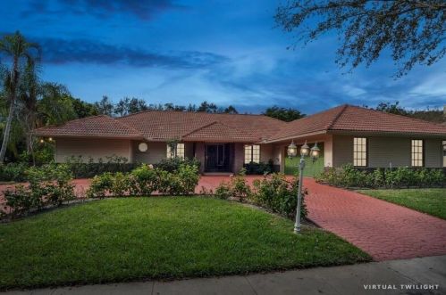 3009 Embassy Dr, West Palm Beach, FL 33401-1041