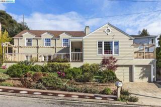 5816 Morpeth St, Oakland, CA 94618-2539