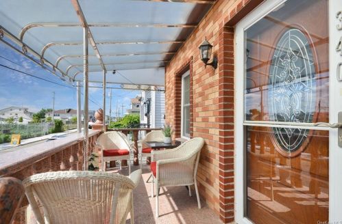 340 Beach 45th St, Far Rockaway, NY 11691-1225