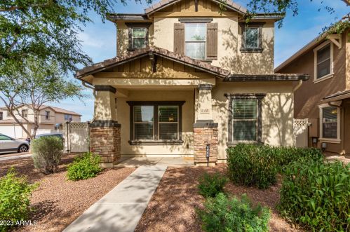 986 Hawk Ln, Gilbert, AZ 85296-2885
