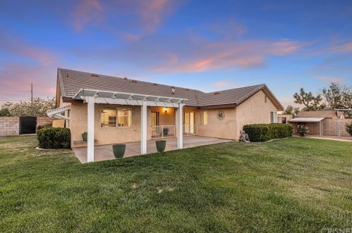 42522 15 St, Lancaster CA 93534-6212 exterior