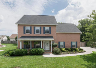842 Meadowfield Dr, Knoxville, TN 37923-7004
