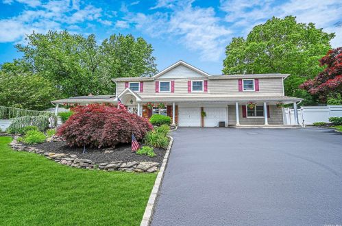 3 Hettys Path, South Setauket, NY 11720-4306