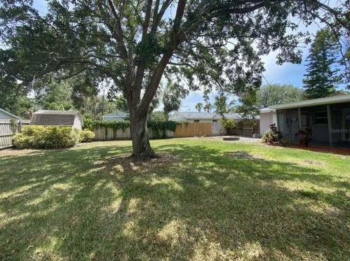 4311 Huntington St, Saint Petersburg, FL 33703-4247