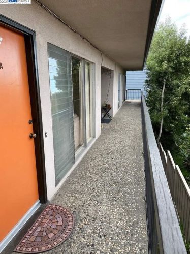 5230 Coronado Ave, Oakland CA 94618-1005 exterior