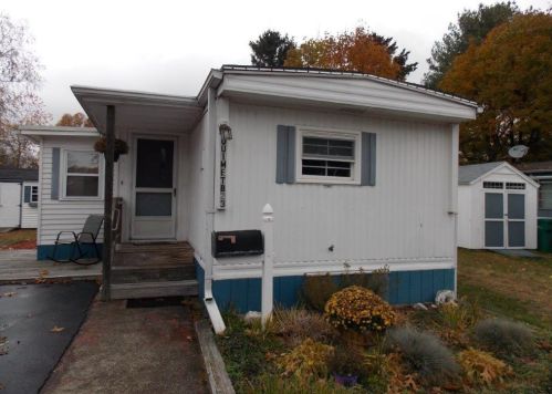 23 Krzak Rd, North Kingstown, RI 02852
