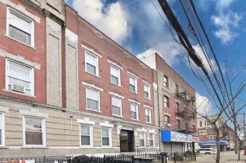 4406 25th Ave, Long Island City, NY 11103-2000