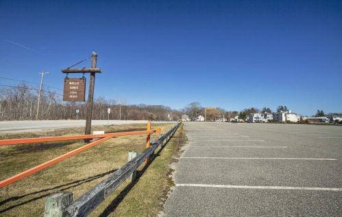 1047 Ocean Blvd, Rye NH  exterior
