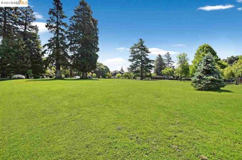 2626 Hillegass Ave, Berkeley CA  94704-3350 exterior