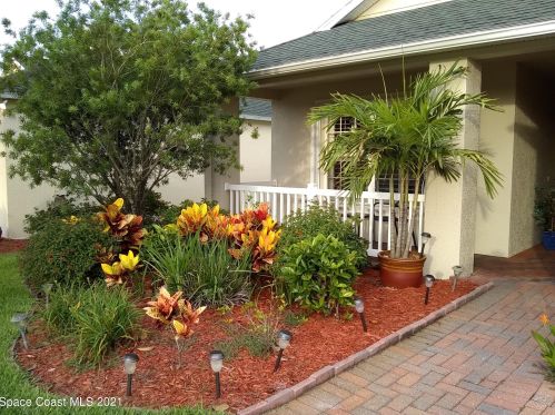 810 Indian Oaks Dr, Melbourne, FL 32901-8162