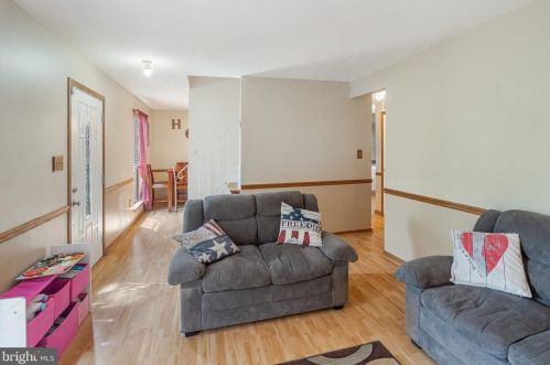 5624 Reardon Ln, Woodbridge VA  22193-3756 exterior