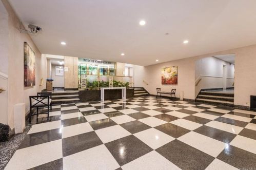 16 Broadway, White Plains, NY 10601-2220
