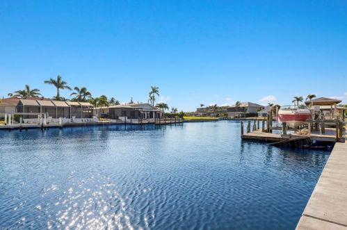 5 Fairview Blvd, Fort Myers Beach FL  33931-4565 exterior