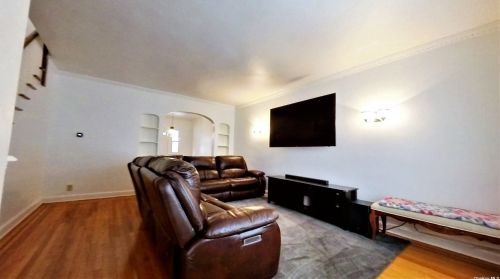 115-10 203rd St, Jamaica, NY 11412-3422