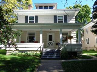 1327 Main St, La Crosse, WI 54601-4263