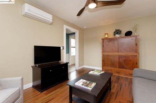 2509 Filbert St, Oakland CA 94607-2920 exterior