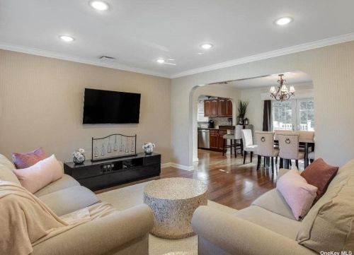 2254 Merokee Pl, North Bellmore NY  11710-3324 exterior