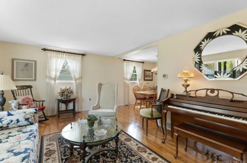 14 Old Kiln Rd, North Haven, CT 06473-2424