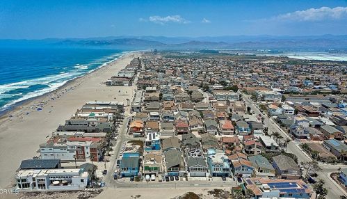 5239 Surfrider Way, Oxnard CA  93035-1070 exterior